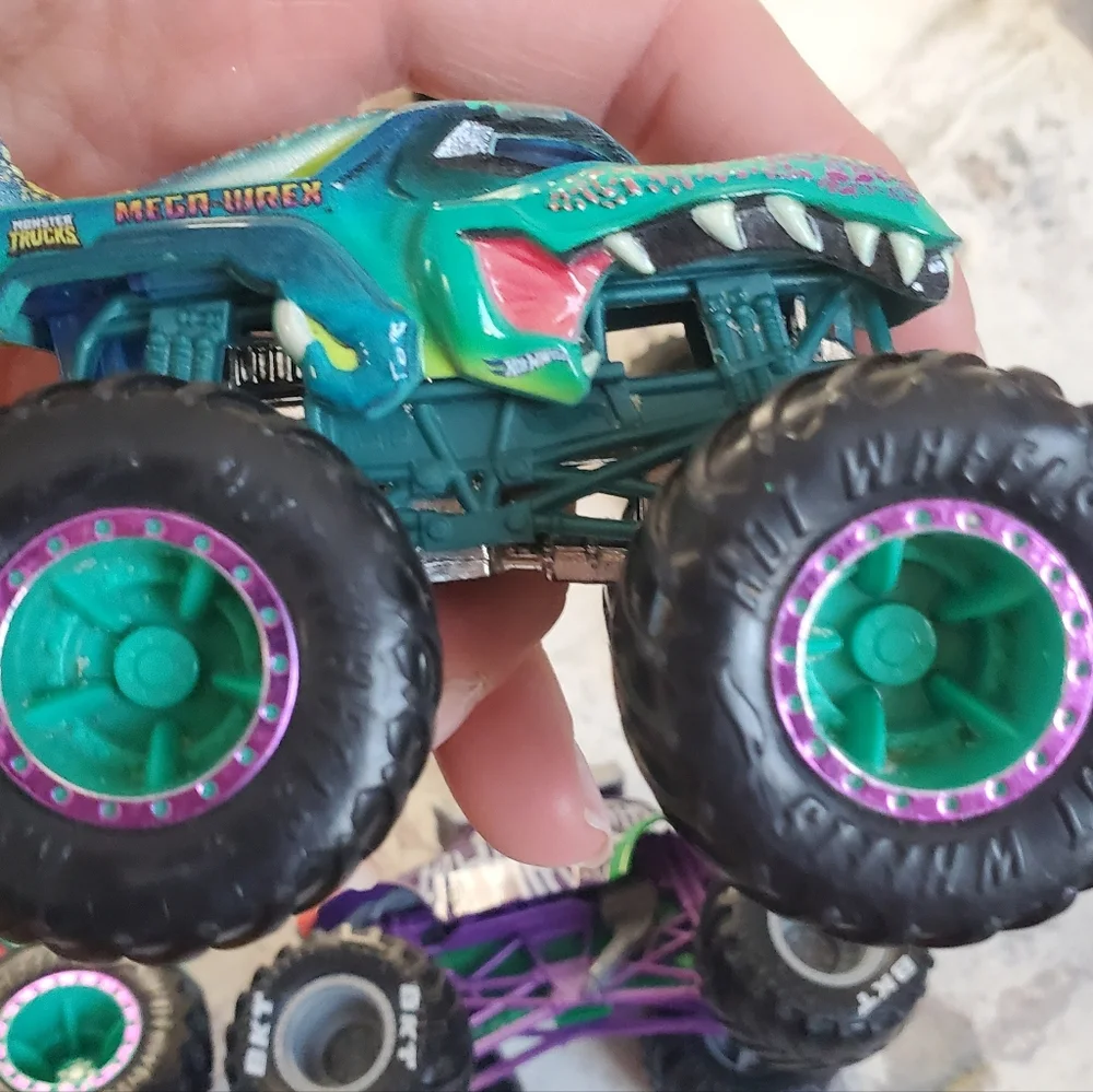 Hot Wheels Assorted Monster Truck Toys - 7 Pc Multicolor